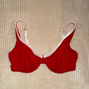 Hollister Women’s Cherry Red Curvy High Apex Ribbed Underwire Bikini Top